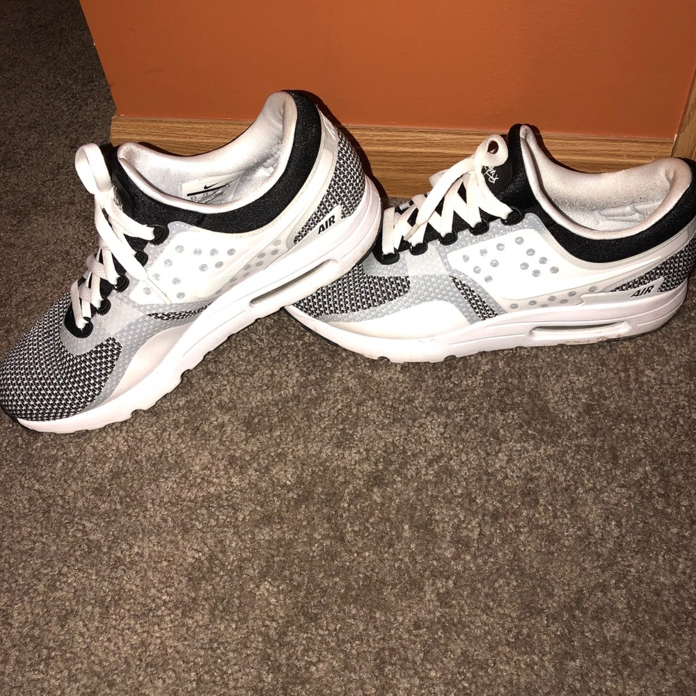 Black and White Nike AirMax
